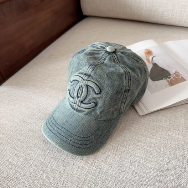 Chanel baseball cap