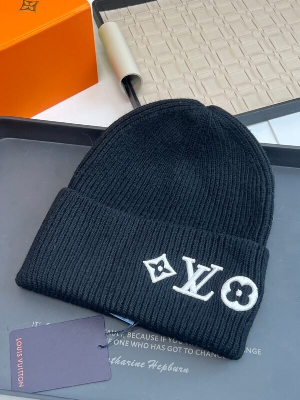 Louis Vuitton original embroidered LOGO wool knitted hat