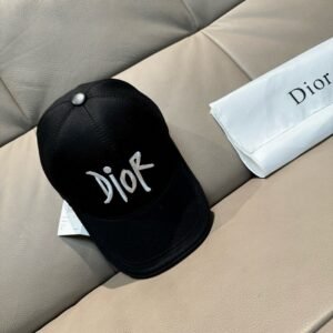 Dior new baseball cap embroidery pure cotton fabric + head layer cowhide