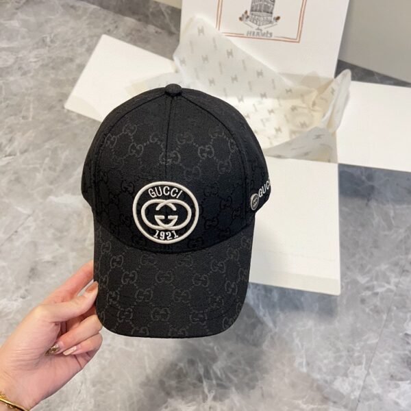 gucci embroidered baseball cap black and white khaki