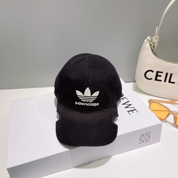 Balenciaga Original embroidered baseball cap