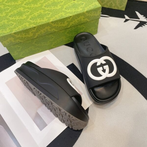 GUCCI slippers