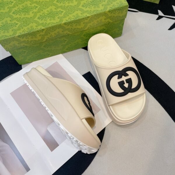 GUCCI slippers