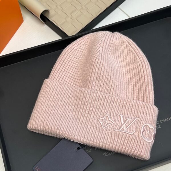 Louis Vuitton original embroidered LOGO wool knitted hat