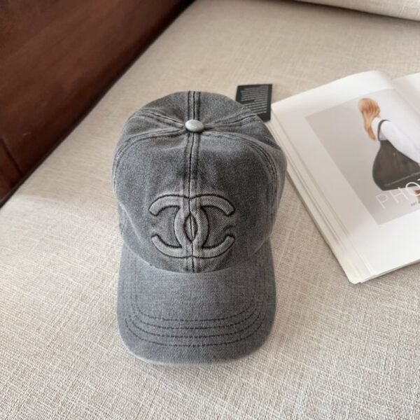 Chanel baseball cap