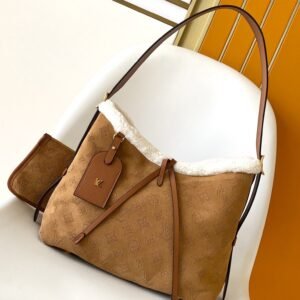 0-6-8.jpg Louis Vuitton original Single ski carryall small handbag