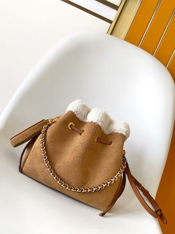 Louis Vuitton top original Single ski collection bella handbag