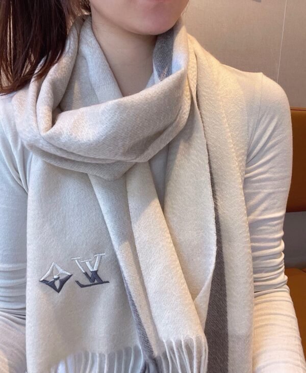 Louis Vuitton original water ripple cashmere scarf
