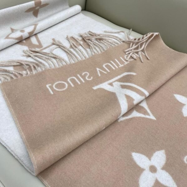Louis Vuitton cashmere scarf, premium version, size: 190 x 45cm