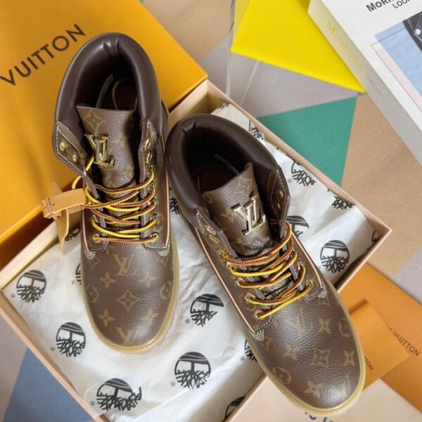 Louis Vuitton x Timberland collaboration boots, embossed waterproof suede cowhide premium leather.
