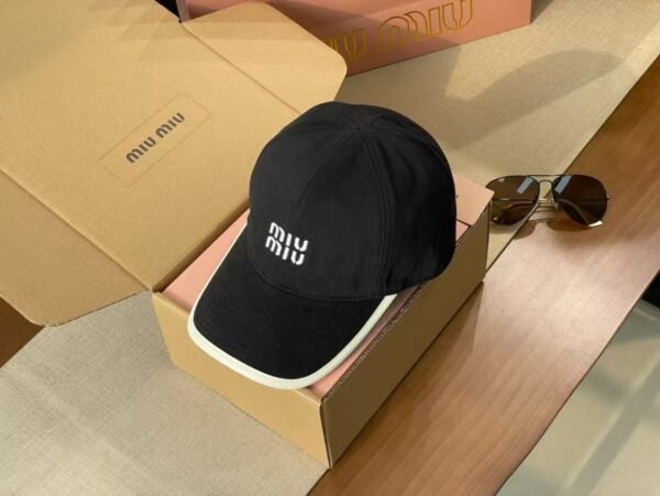 miumiu embroidered baseball cap