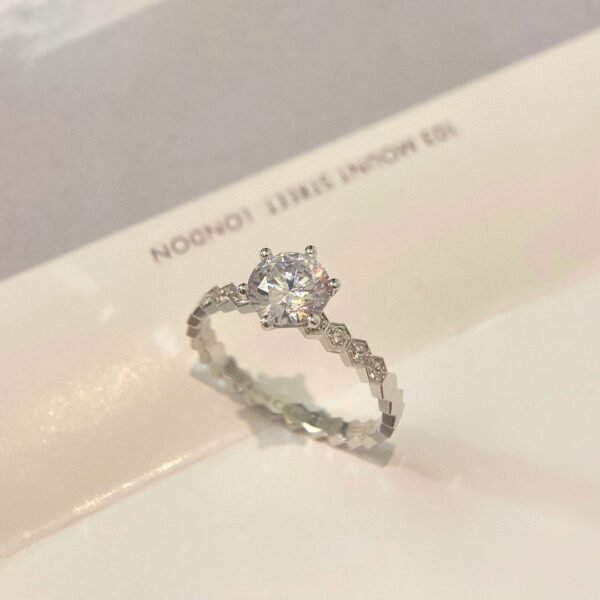 chaumet AU750 cellular diamond ring
