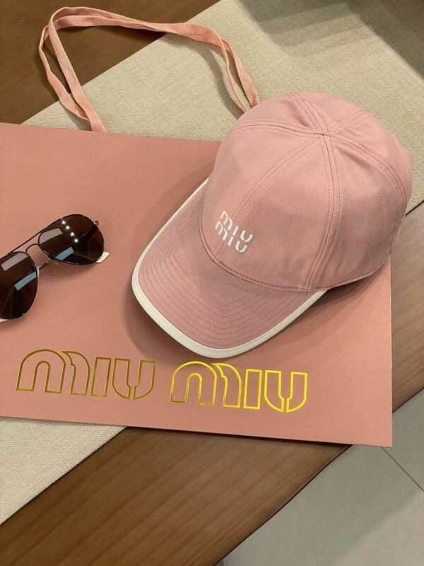 miumiu embroidered baseball cap