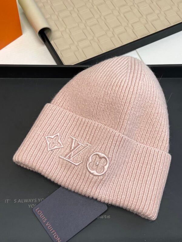 Louis Vuitton original embroidered LOGO wool knitted hat
