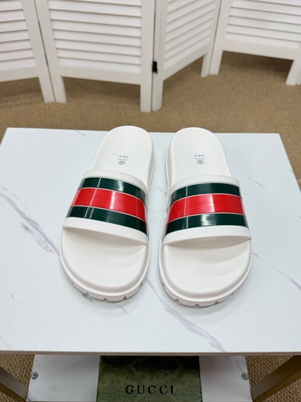 GUCCI slippers