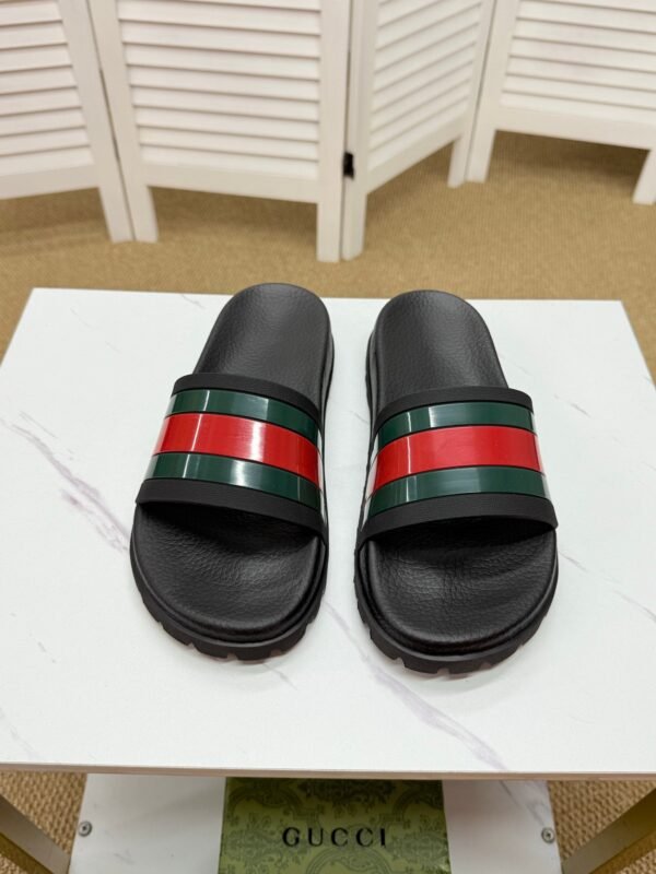 GUCCI slippers