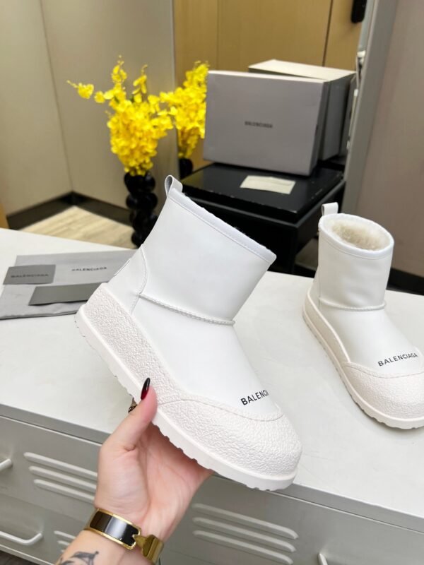 Balenciaga sheepskin all-in-one snow boots white