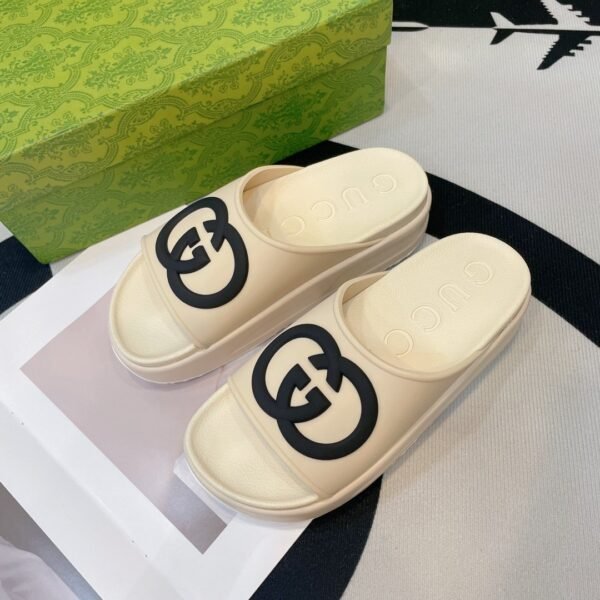 GUCCI slippers