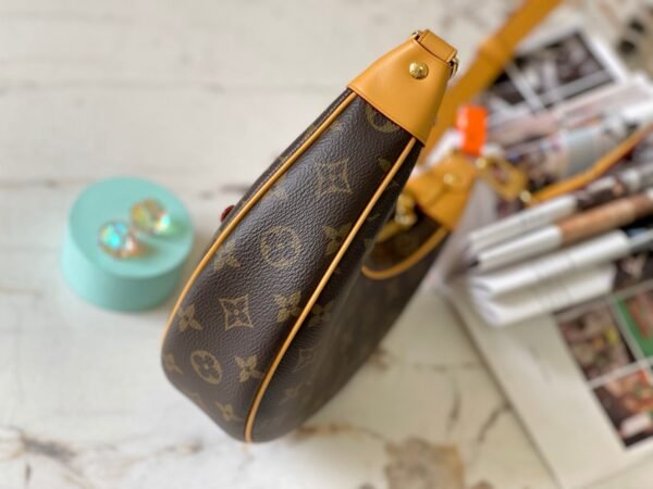 Louis Vuitton original leather 1:1 dumpling wrap, 23*13*6cm