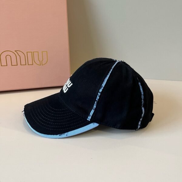 MIUMIU’s new baseball cap