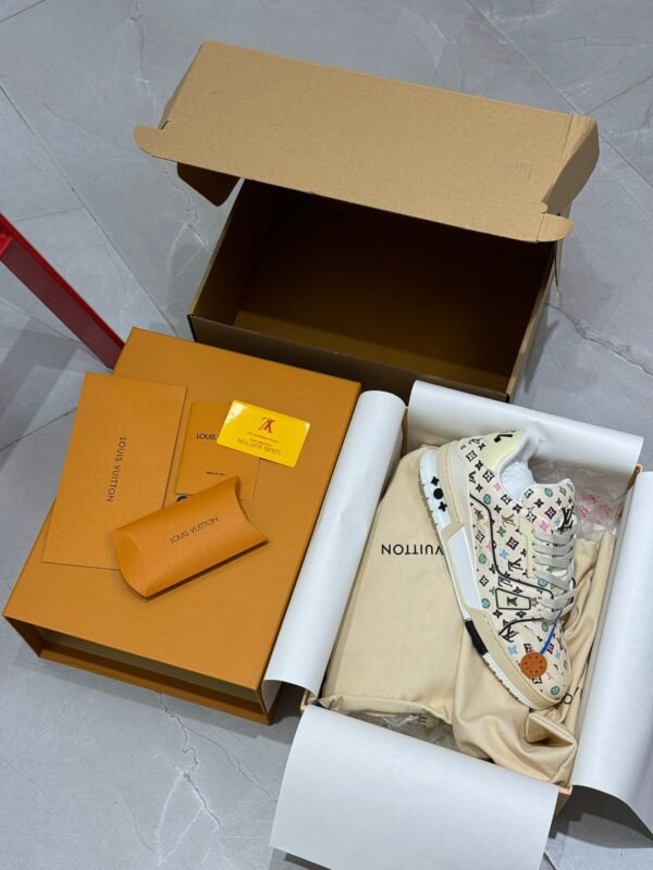 Louis Vuitton trainer beige graffiti leather