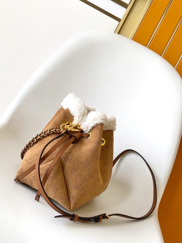 Louis Vuitton top original Single ski collection bella handbag
