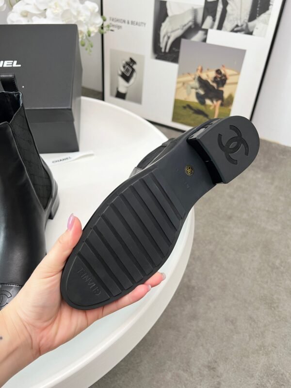 Chanel high-quality boots，4 centimeters tall, cylinder height 6 centimeters