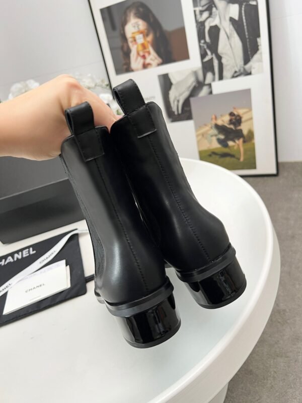Chanel high-quality boots，4 centimeters tall, cylinder height 6 centimeters