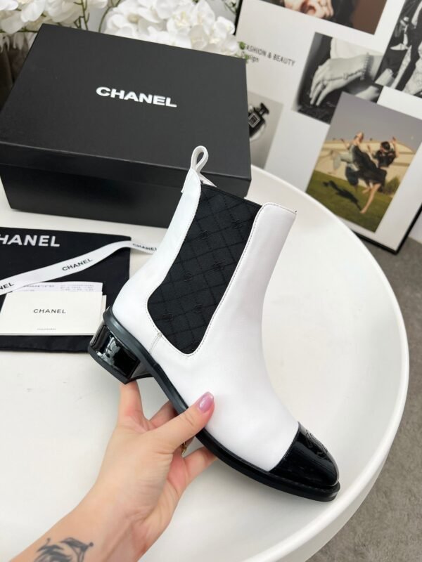 Chanel high-quality boots，4 centimeters tall, cylinder height 6 centimeters