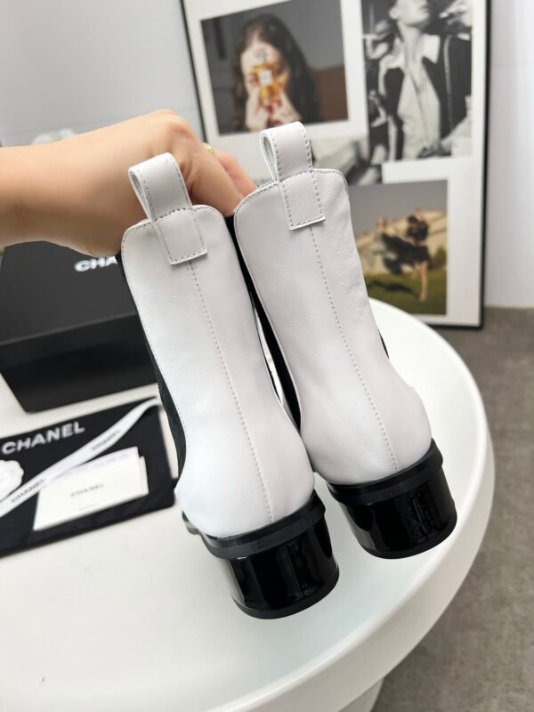 Chanel high-quality boots，4 centimeters tall, cylinder height 6 centimeters