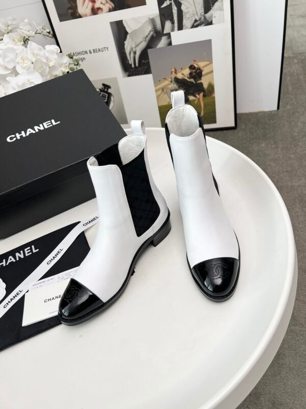 Chanel high-quality boots，4 centimeters tall, cylinder height 6 centimeters