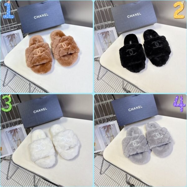 CHANEL The latest autumn and winter slippers are made of soft and warm materials. The lining of the high-end version is made of wool