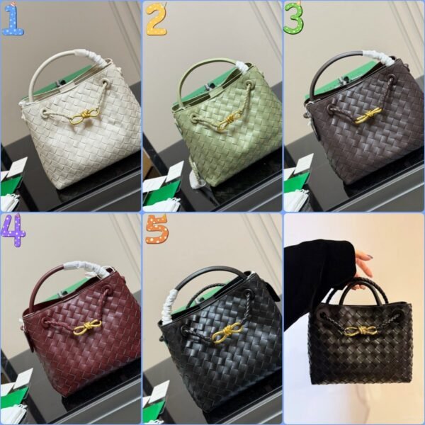 Bottega Veneta Woven shopping bags 26x21cm