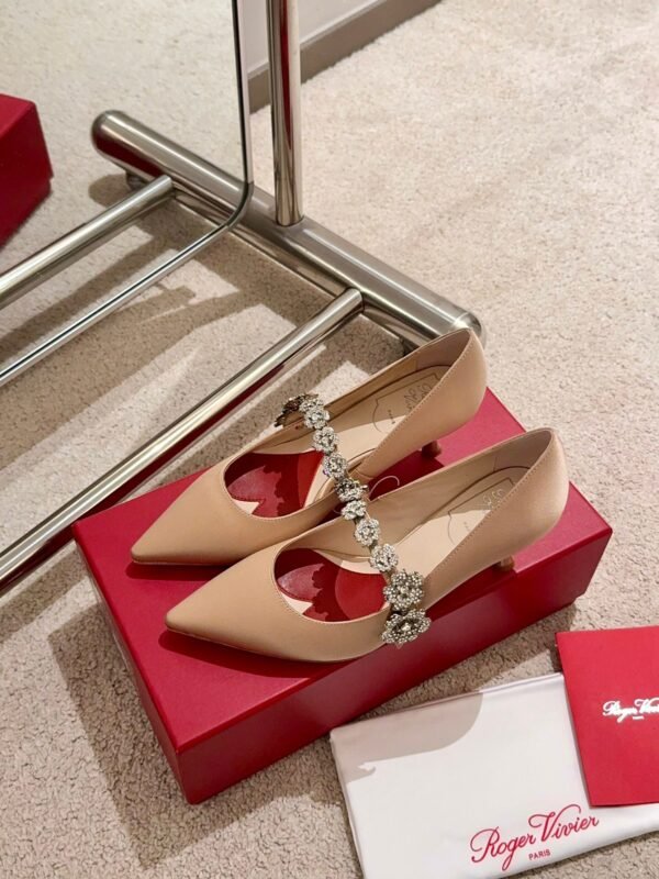 Roger vivier bouquet of flower diamonds kitten shoes