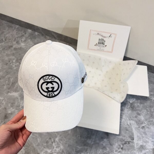 gucci embroidered baseball cap black and white khaki