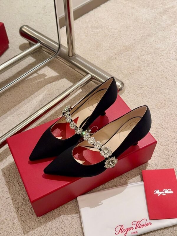 Roger vivier bouquet of flower diamonds kitten shoes