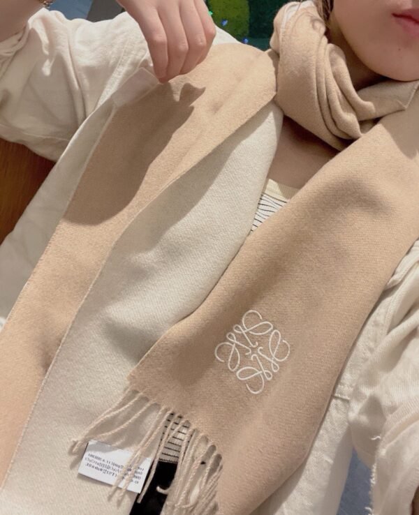 loewe Cashmere scarf 35 x 180cm 160g