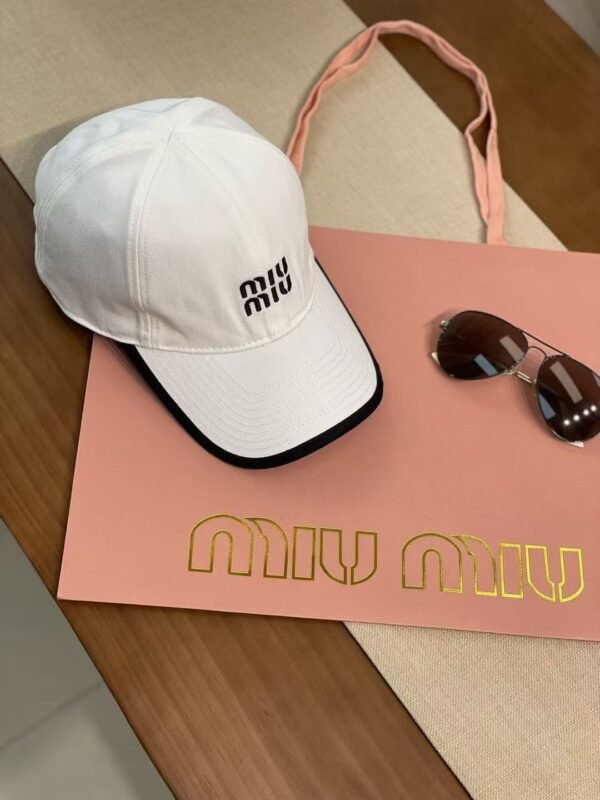 miumiu embroidered baseball cap