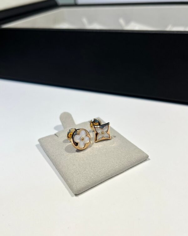 Louis Vuitton Flower Series White Shell Asymmetric Earrings Premium Edition