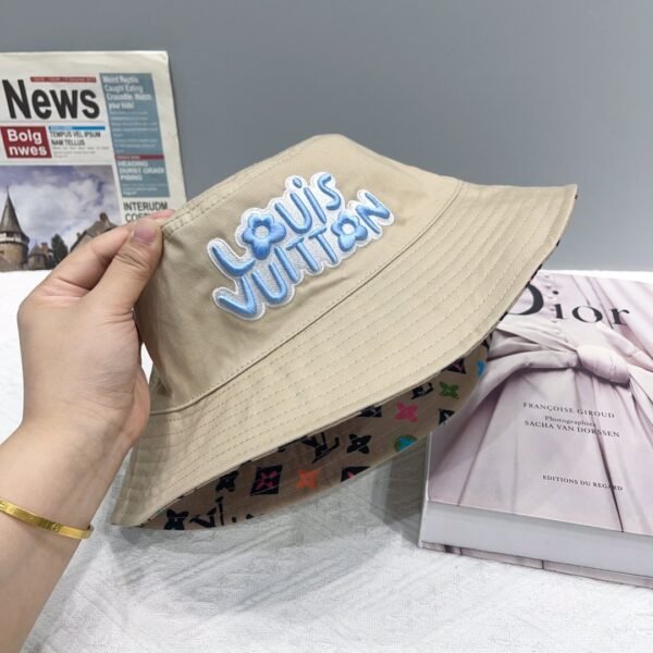 Louis Vuitton Original hooded embroidery