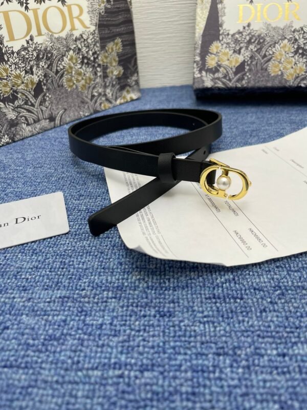 Dior Original montaigne belt is 1.5cm wide on both sides