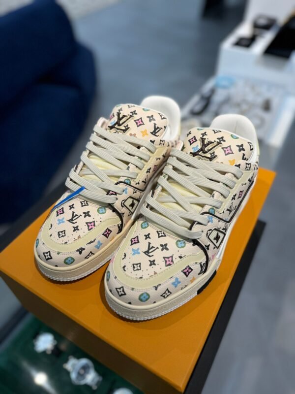 Louis Vuitton trainer beige graffiti leather
