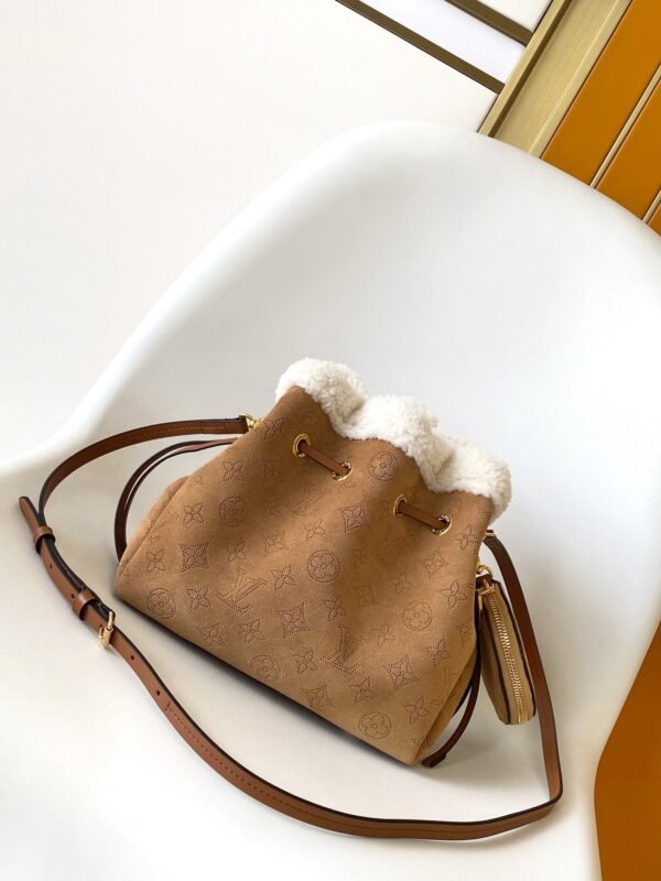 Louis Vuitton top original Single ski collection bella handbag