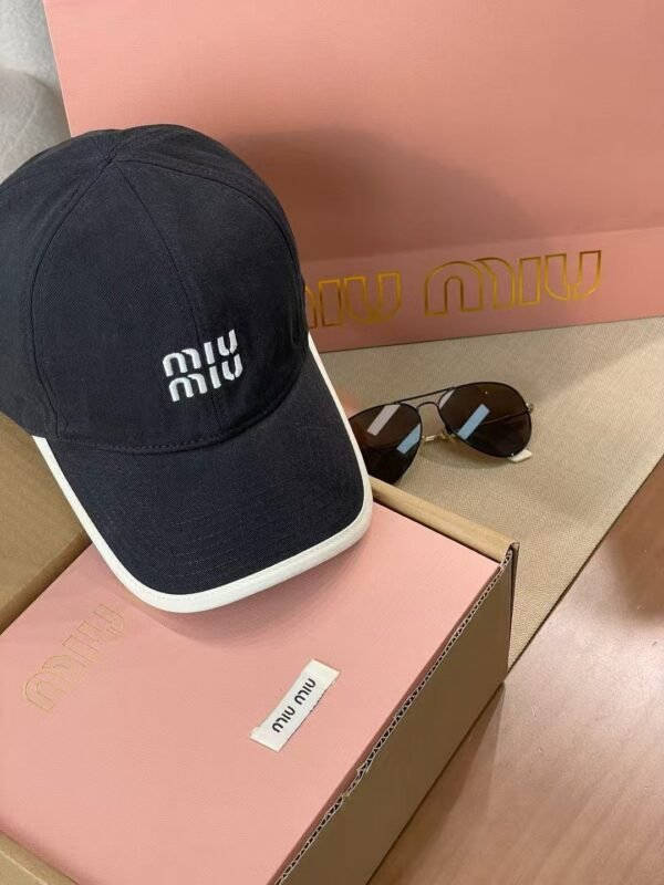 miumiu embroidered baseball cap