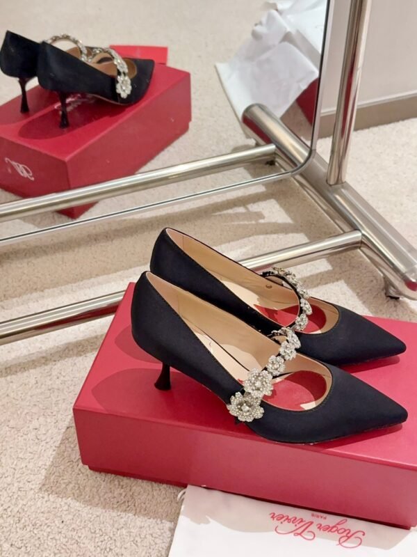 Roger vivier bouquet of flower diamonds kitten shoes