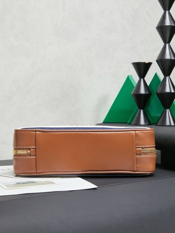 MIU MIU new bowling bag premium version size: 28X12X9cm