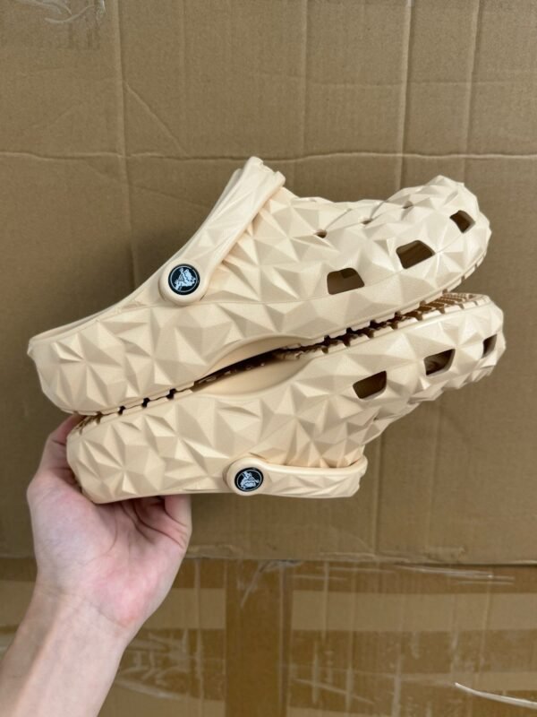 Crocs classic durian slippers
