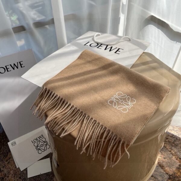 loewe Cashmere scarf 35 x 180cm 160g
