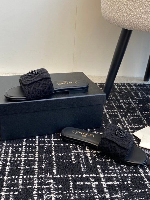 Chanel slippers Lazy slippers Black white Beige pink