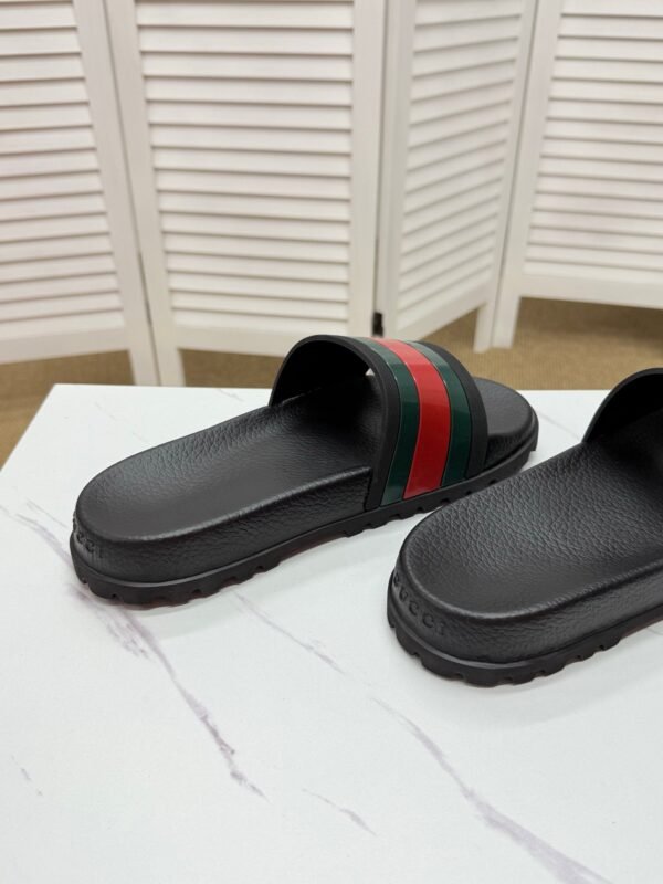 GUCCI slippers